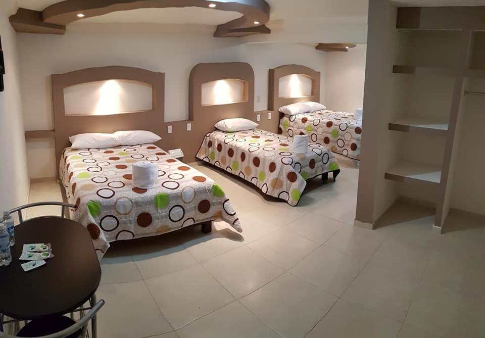 Hotel Caudillos Inn Emiliano Zapata  Bagian luar foto
